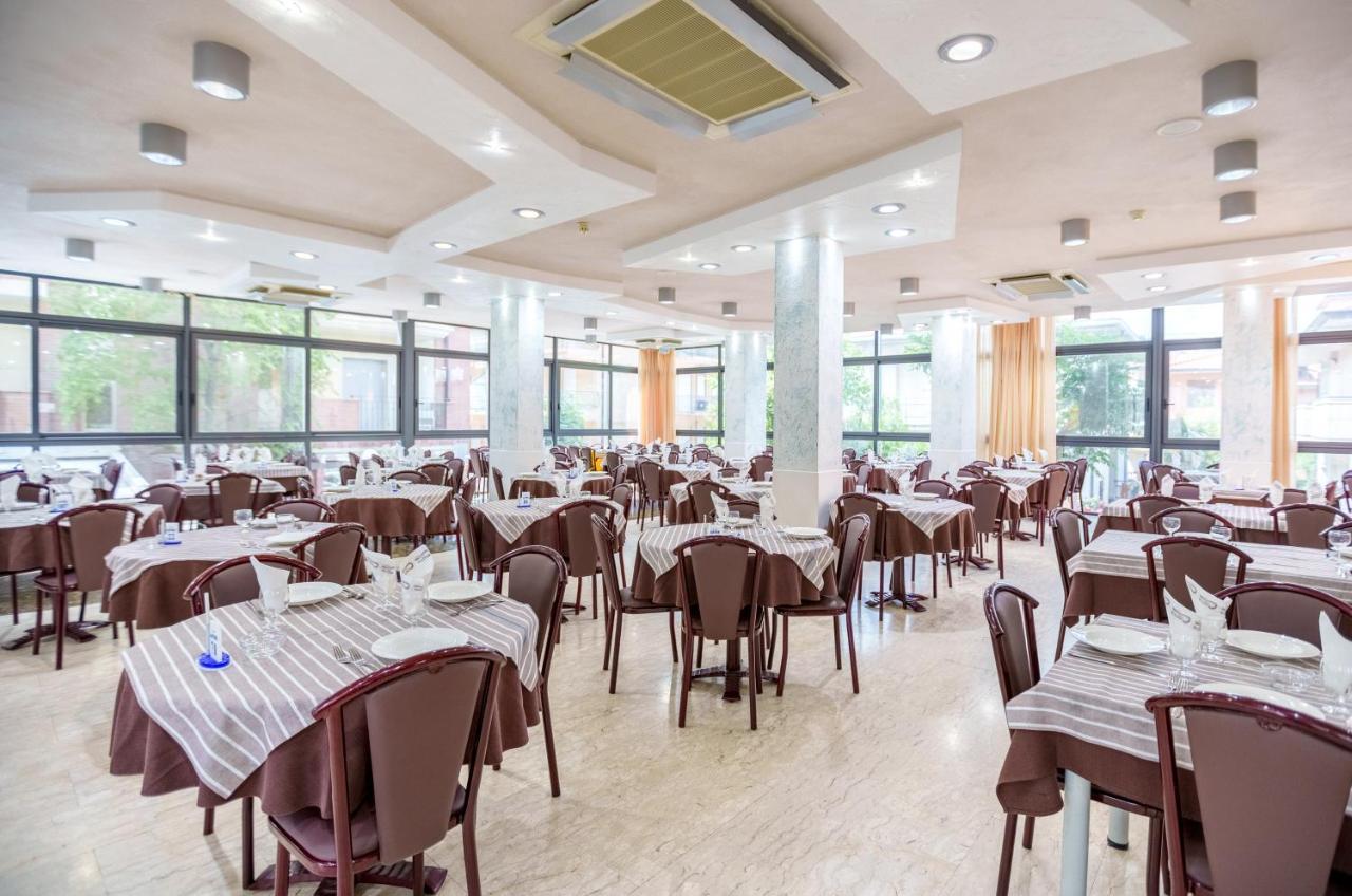 Hotel Astor Alba Adriatica Eksteriør bilde