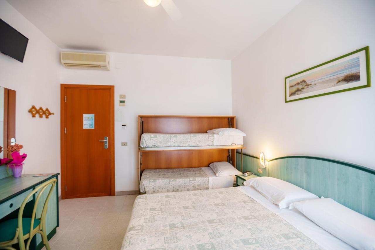 Hotel Astor Alba Adriatica Eksteriør bilde