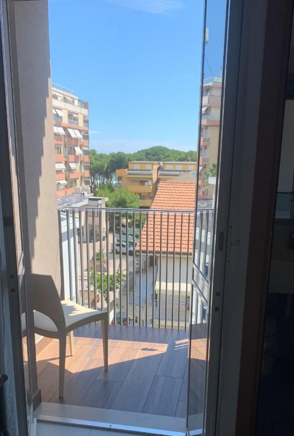 Hotel Astor Alba Adriatica Eksteriør bilde