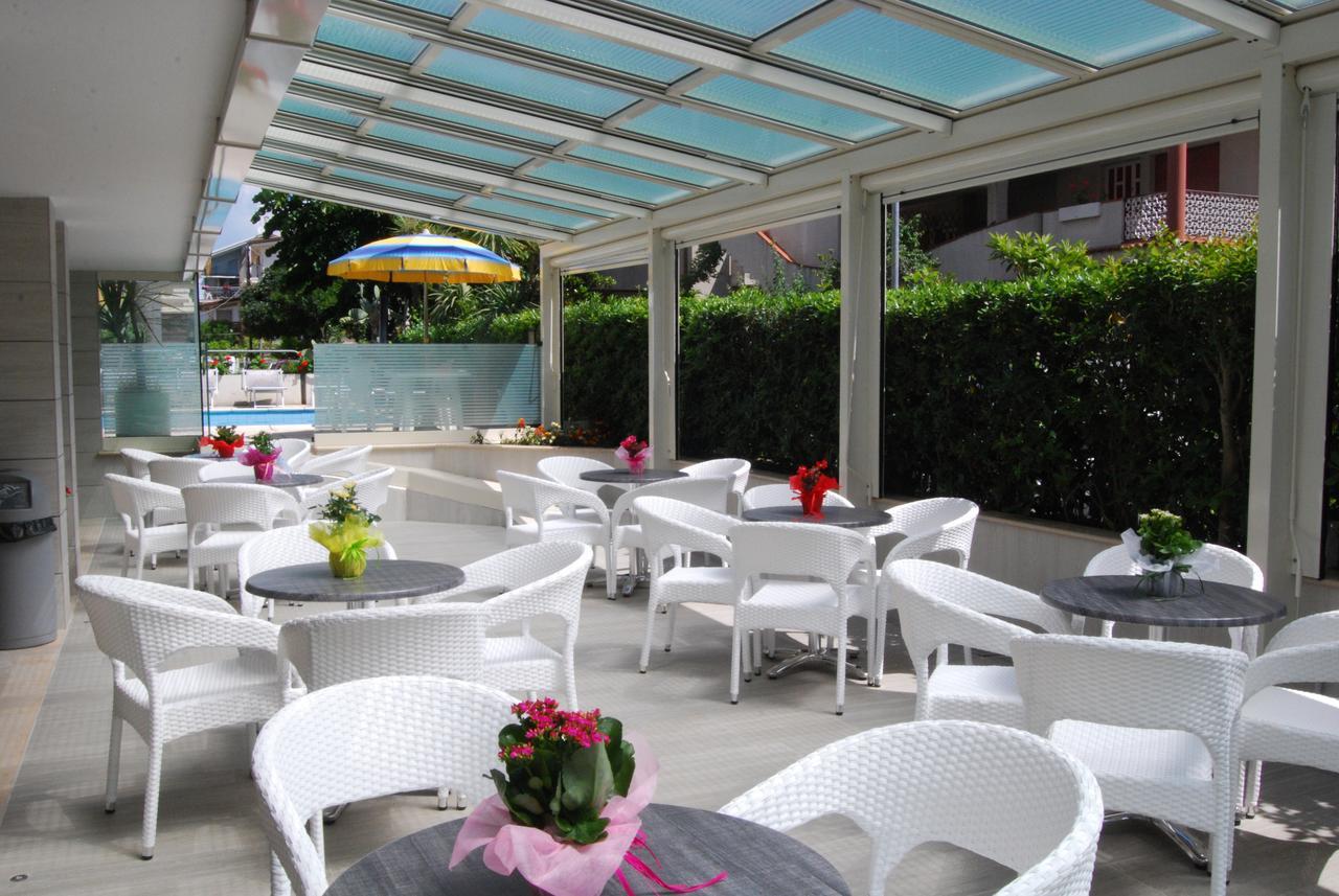 Hotel Astor Alba Adriatica Eksteriør bilde