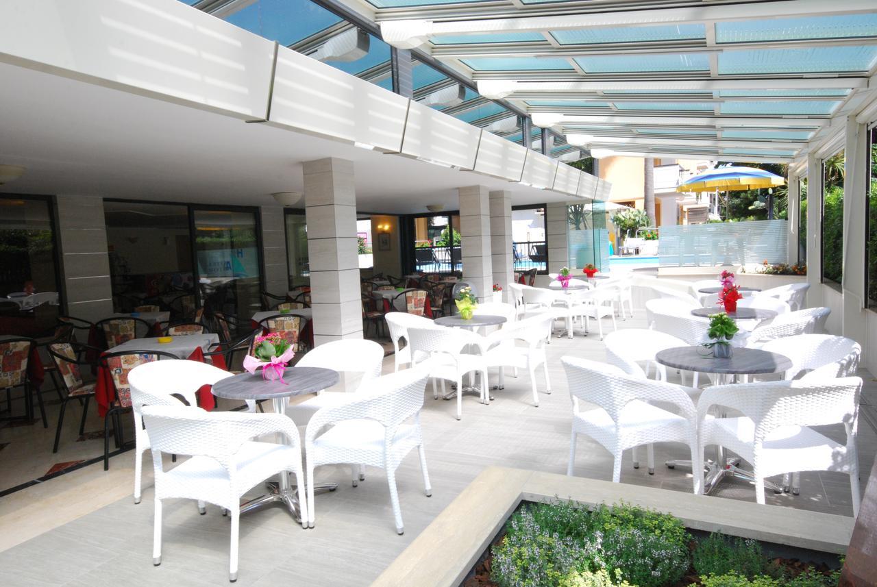 Hotel Astor Alba Adriatica Eksteriør bilde
